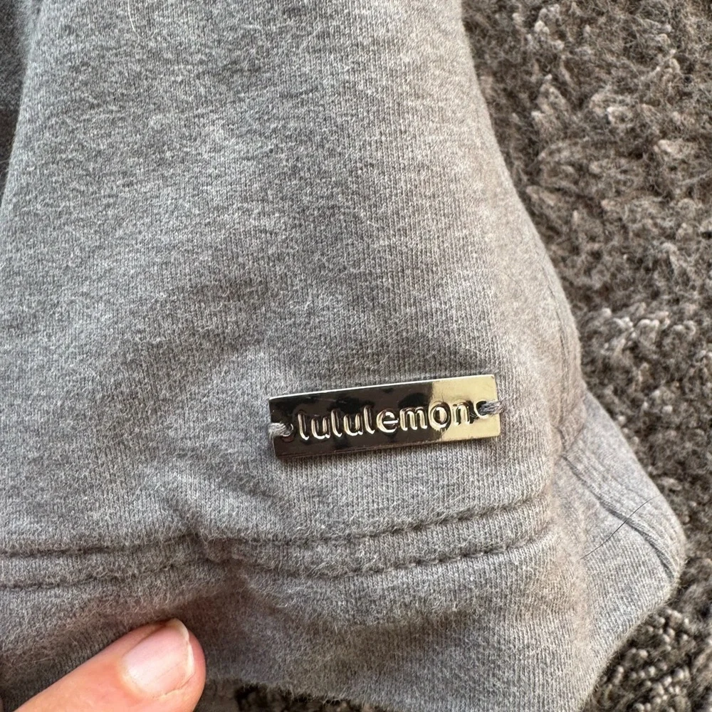 LULULEMON Women's Gray Savasana Wrap Size 10
